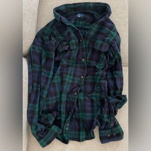 Men’s green and black flannel shirt